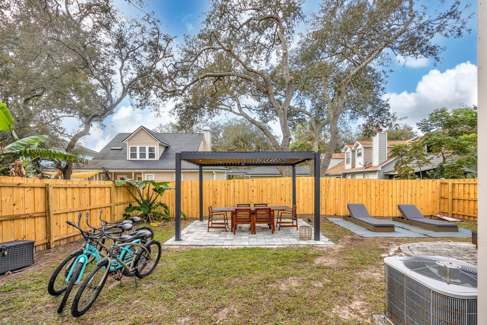 {Hidden Gem} Beach Home Blocks From Ocean +6 Bikes แจ็กสันวิลล์บีช ภายนอก รูปภาพ